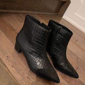 Autumn style 🍂 Corso como Black Leather Ankle Boots, pointed toe